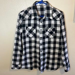 OCHENTA small black and white buffalo plaid button down flannel